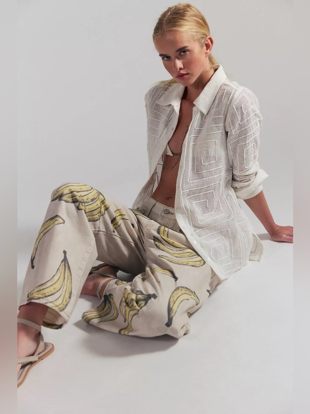 🆕 WE THE FREE | GOOD LUCK PRINTED BARREL JEANS | SZ: 28 | GO BANANAS - Picture 5 of 6